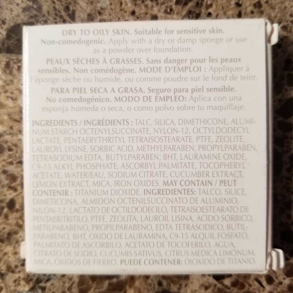 Ivory 100:Dual-Coverage Powder Foundation - Picture 4 of 4
